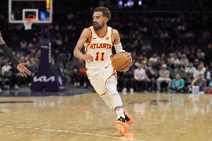 开云官方平台-两节打爆！老鹰第二节和第三节净胜雄鹿多达33分！