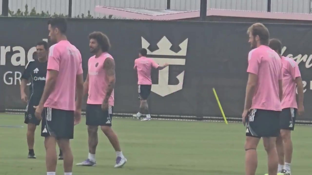 开云APP下载-记者：迈阿密国际备战奥兰多城，梅西单独训练