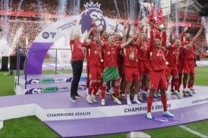 BBC预测英超：利物浦卫冕&amp;前四名完全不变，曼联第7热刺第8