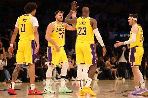 开云数字工具-堪比季后赛！湖人最后11场：两战雷霆火箭 与勇士灰熊卡位 无弱旅