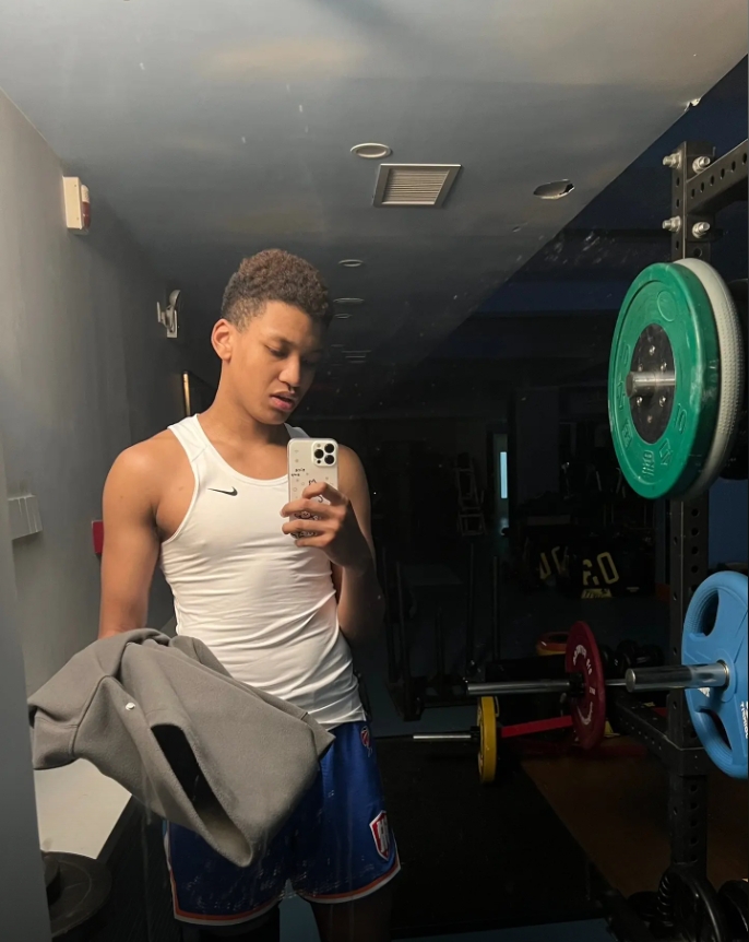 冯傲进攻角色尚不明确 防守天赋与意识却尤为突出