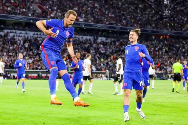 1654652183755040314.jpg 1654651797479.jpg