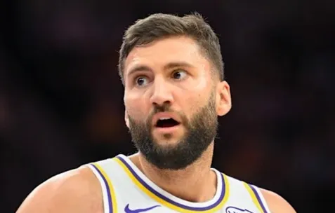 开云官方平台-里夫斯谈克勒贝尔：他每次上场都会全力以赴，他应受到表扬