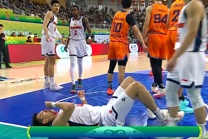 开云智能体验-王少杰血洒赛场,奎因37分广东队被淘汰,偰李永炜9助攻小将15分|上海队|洛夫顿|王哲林|黄明依|萨姆纳_新浪体育_新浪新闻